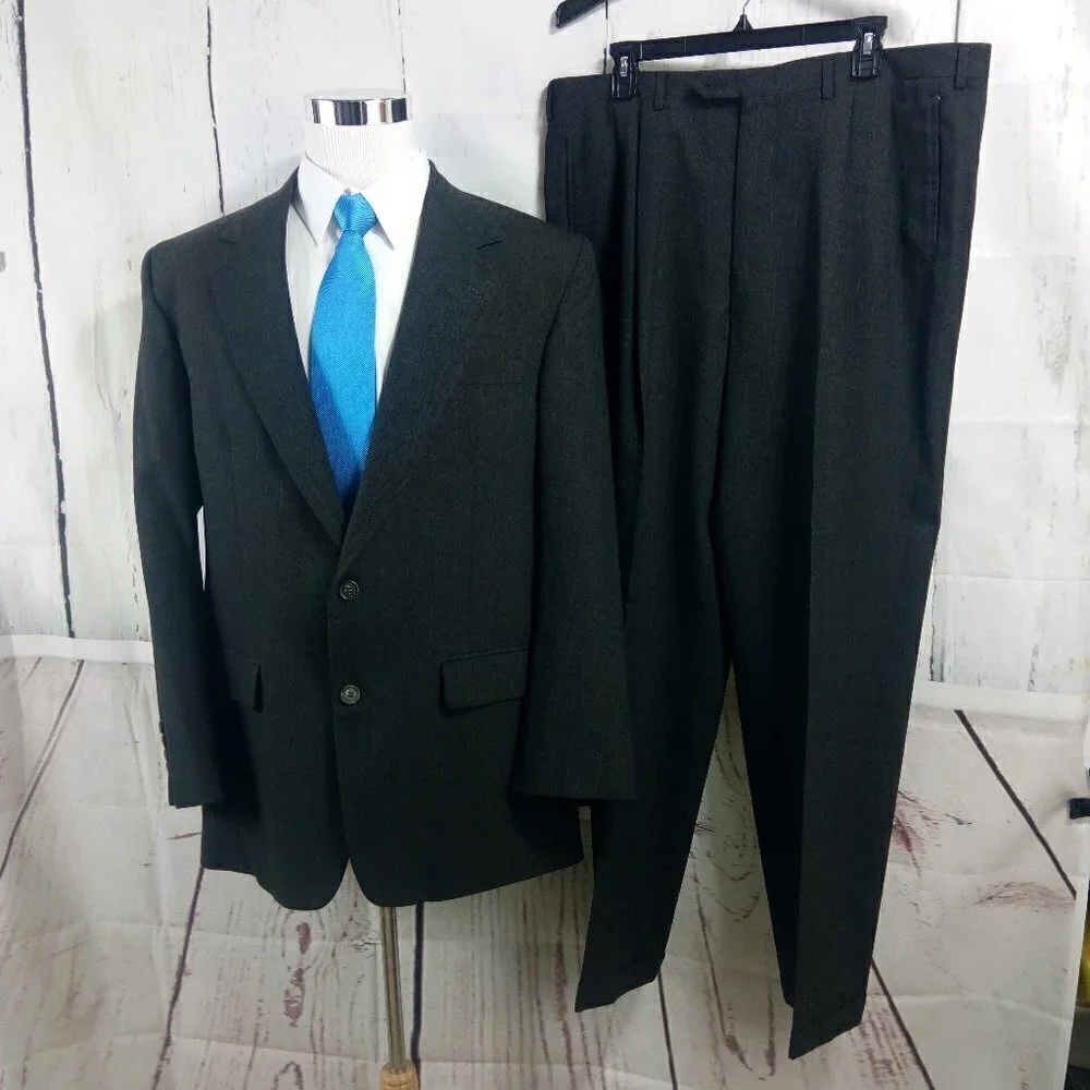 Bill Blass The Jones Store 43L Charcoal 2pc Suit